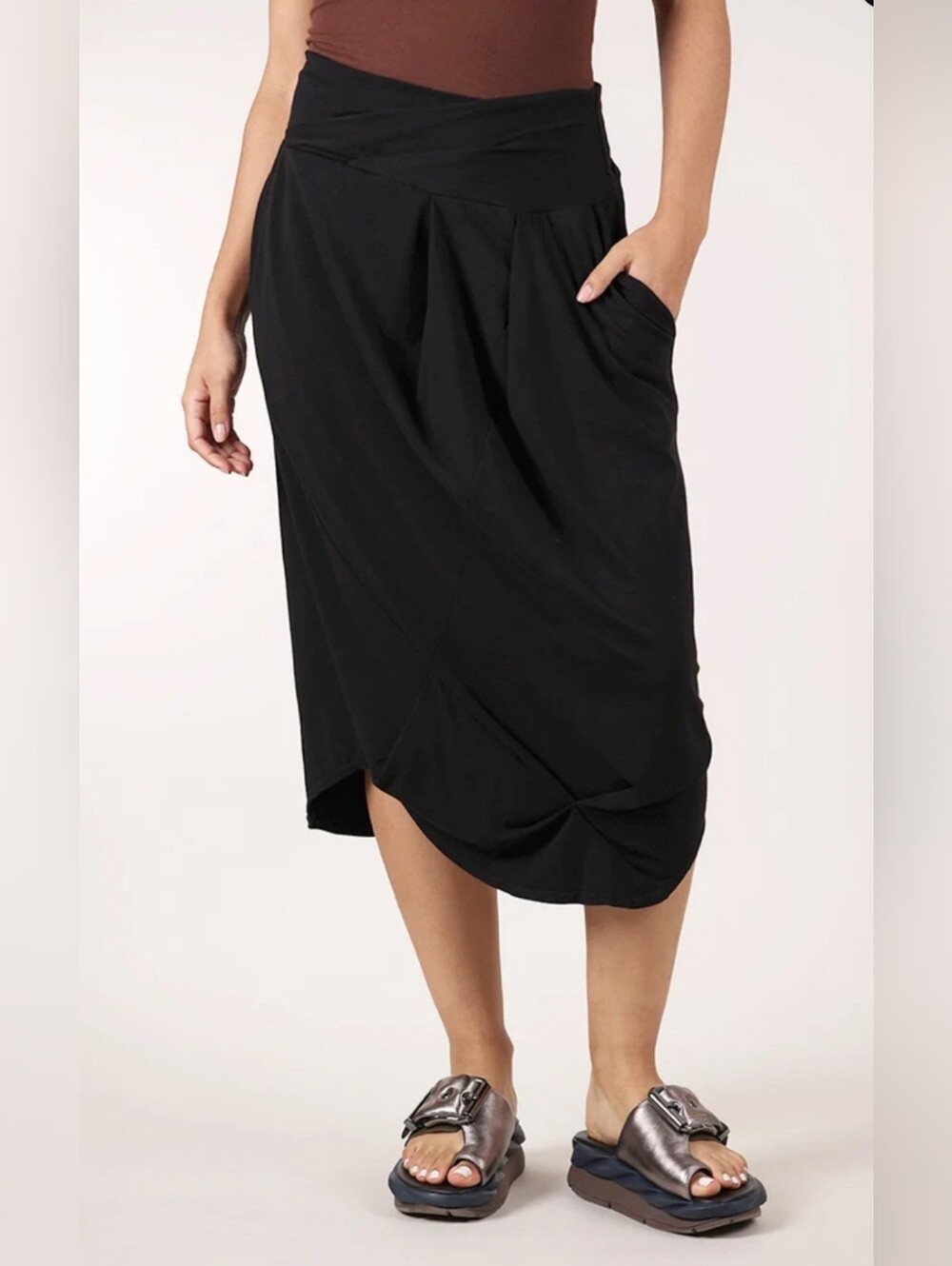 Black Tulip-Hem Midi Skirt with Side Pockets - Women